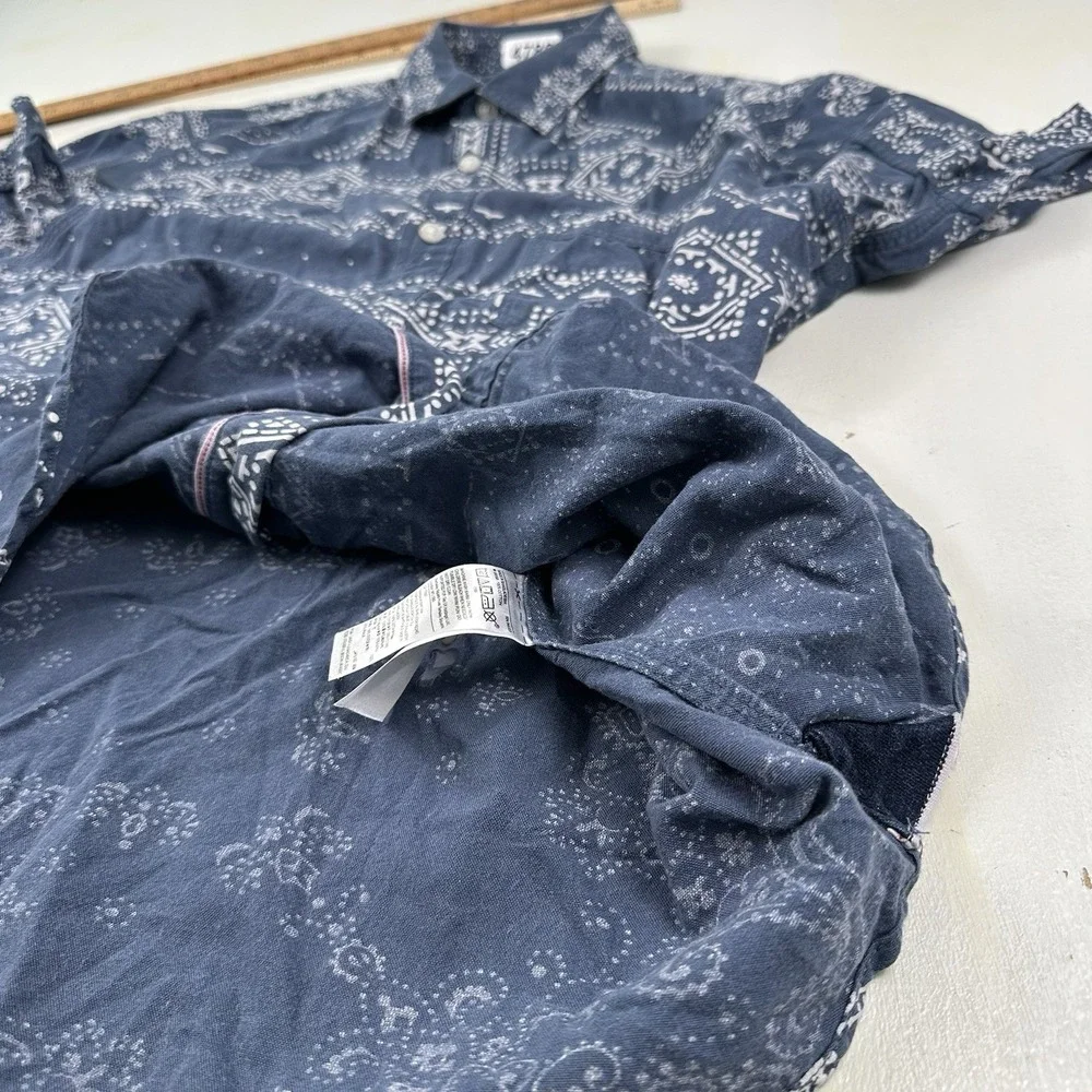 Banana Republic Bandana‎ Shirt Men Small Camden Fit Blue All Over Print Cotton